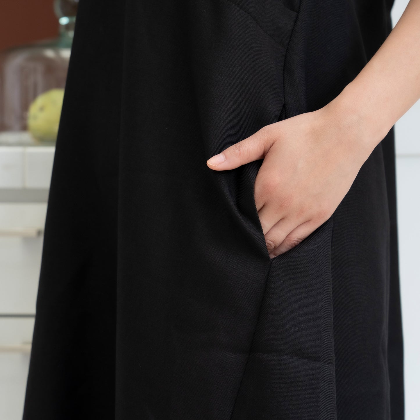 「KIRAKU(キラク)」ワンピースエプロン(キャメル)